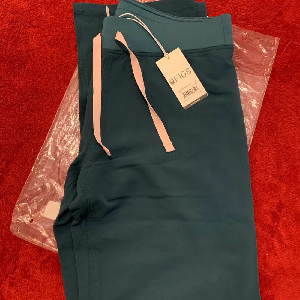 Figs women’s Caribbean blue scrub pants